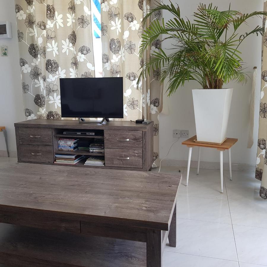 Peaceful Townhouse With Private Pool Near The Sea Apartment Paphos Exterior photo