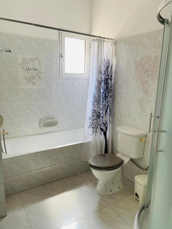 Peaceful Townhouse With Private Pool Near The Sea Apartment Paphos Exterior photo