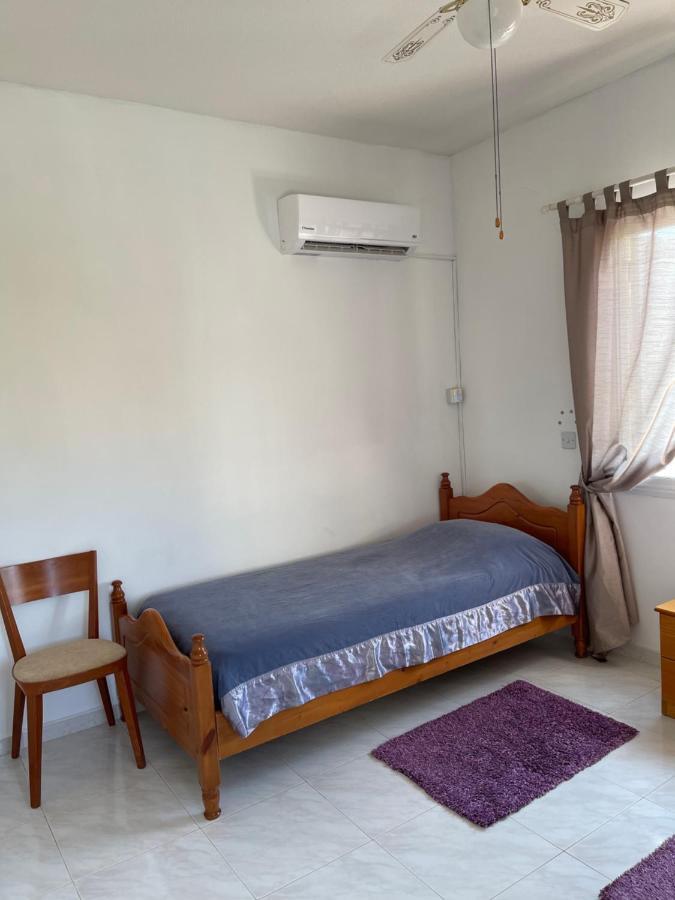 Peaceful Townhouse With Private Pool Near The Sea Apartment Paphos Exterior photo