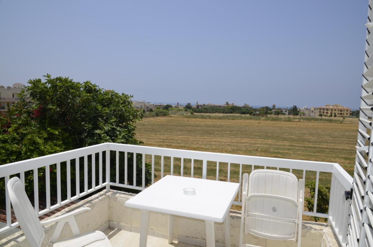 Peaceful Townhouse With Private Pool Near The Sea Apartment Paphos Exterior photo