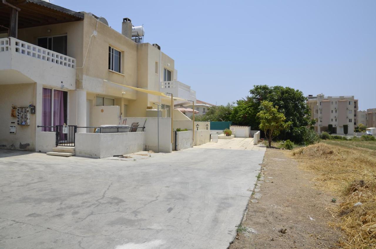Peaceful Townhouse With Private Pool Near The Sea Apartment Paphos Exterior photo